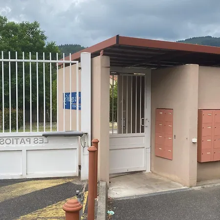 F2 Climatise Avec Terrasse Et Parking - Proche Centre Et Thermes, - Fr-1-451-134 아파트
