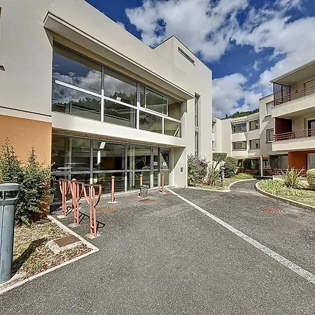 F2 Climatise Avec Terrasse Et Parking - Proche Centre Et Thermes, - Fr-1-451-134