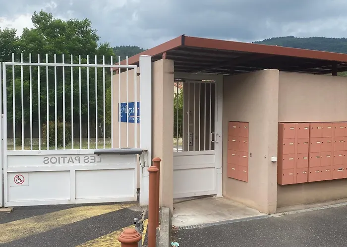 F2 Climatise Avec Terrasse Et Parking - Proche Centre Et Thermes, - Fr-1-451-134 Διαμέρισμα